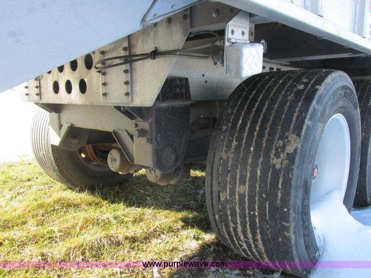 image for item L7002 2007 Cornhusker 800ALSR double hopper grain trailer