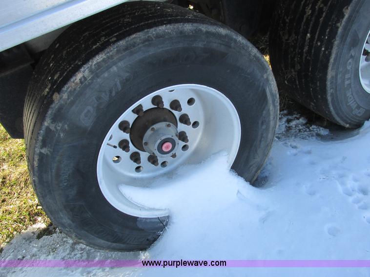 image for item L7002 2007 Cornhusker 800ALSR double hopper grain trailer