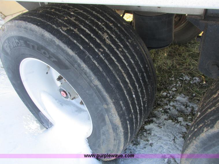 image for item L7002 2007 Cornhusker 800ALSR double hopper grain trailer