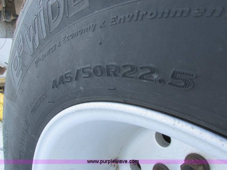 image for item L7002 2007 Cornhusker 800ALSR double hopper grain trailer