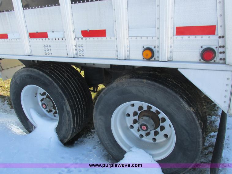 image for item L7002 2007 Cornhusker 800ALSR double hopper grain trailer