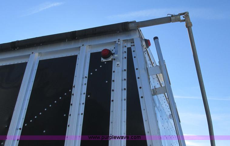 image for item L7002 2007 Cornhusker 800ALSR double hopper grain trailer