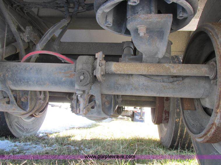 image for item L7002 2007 Cornhusker 800ALSR double hopper grain trailer