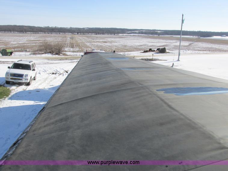 image for item L7002 2007 Cornhusker 800ALSR double hopper grain trailer