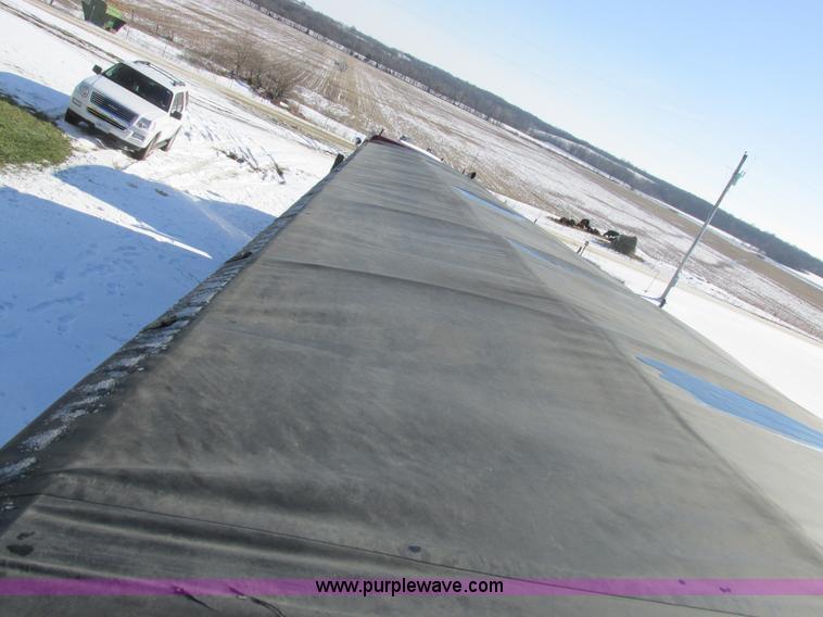 image for item L7002 2007 Cornhusker 800ALSR double hopper grain trailer