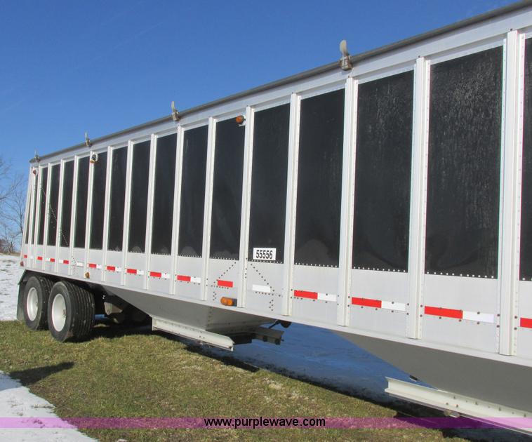 image for item L7002 2007 Cornhusker 800ALSR double hopper grain trailer