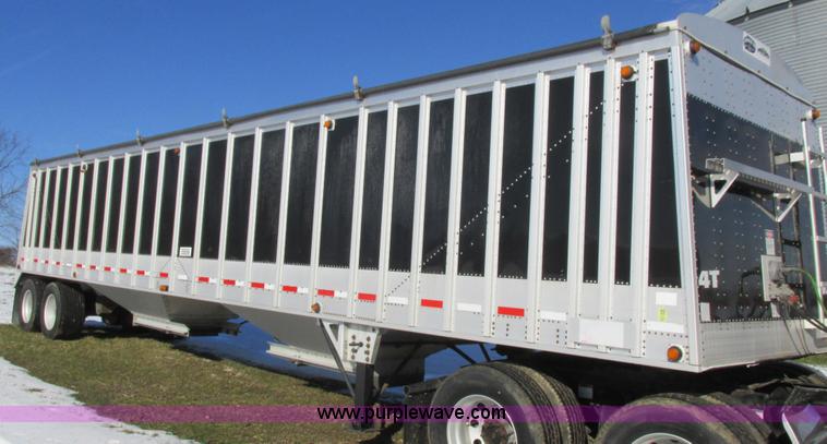 image for item L7002 2007 Cornhusker 800ALSR double hopper grain trailer