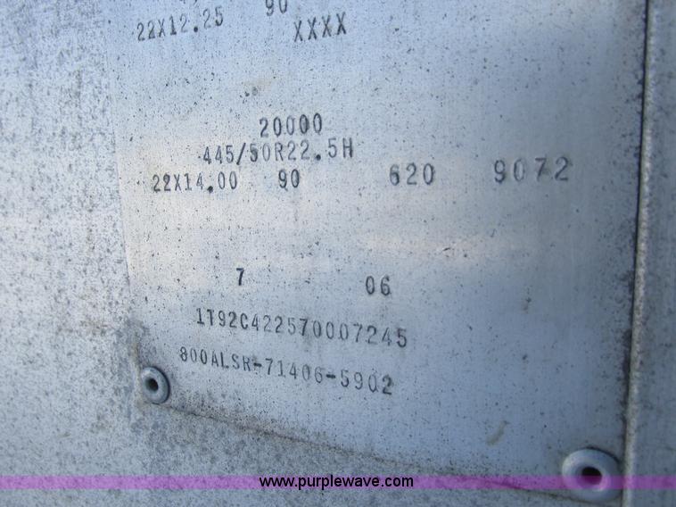 image for item L7002 2007 Cornhusker 800ALSR double hopper grain trailer