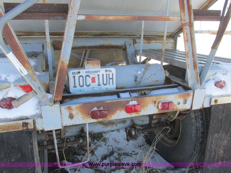 image for item L7003 1973 Doonan single hopper grain trailer