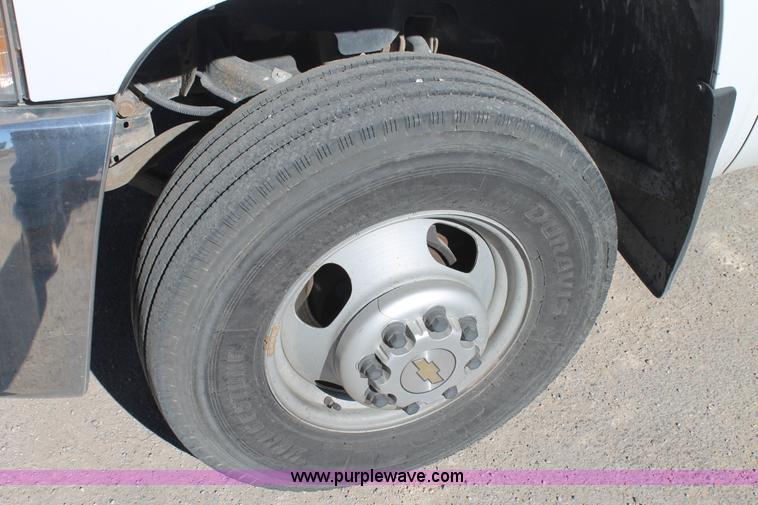 image for item BJ9353 2007 Chevrolet Silverado 3500HD service truck