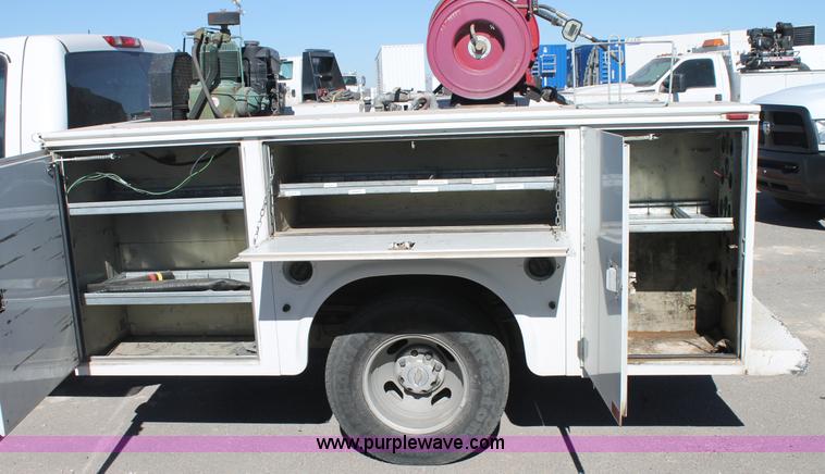 image for item BJ9353 2007 Chevrolet Silverado 3500HD service truck