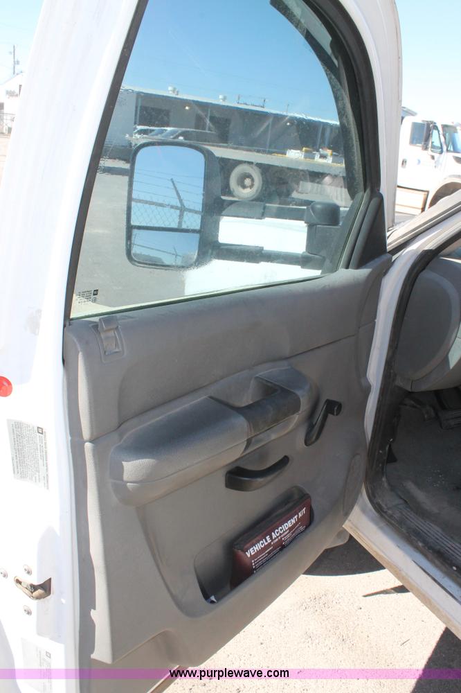 image for item BJ9353 2007 Chevrolet Silverado 3500HD service truck