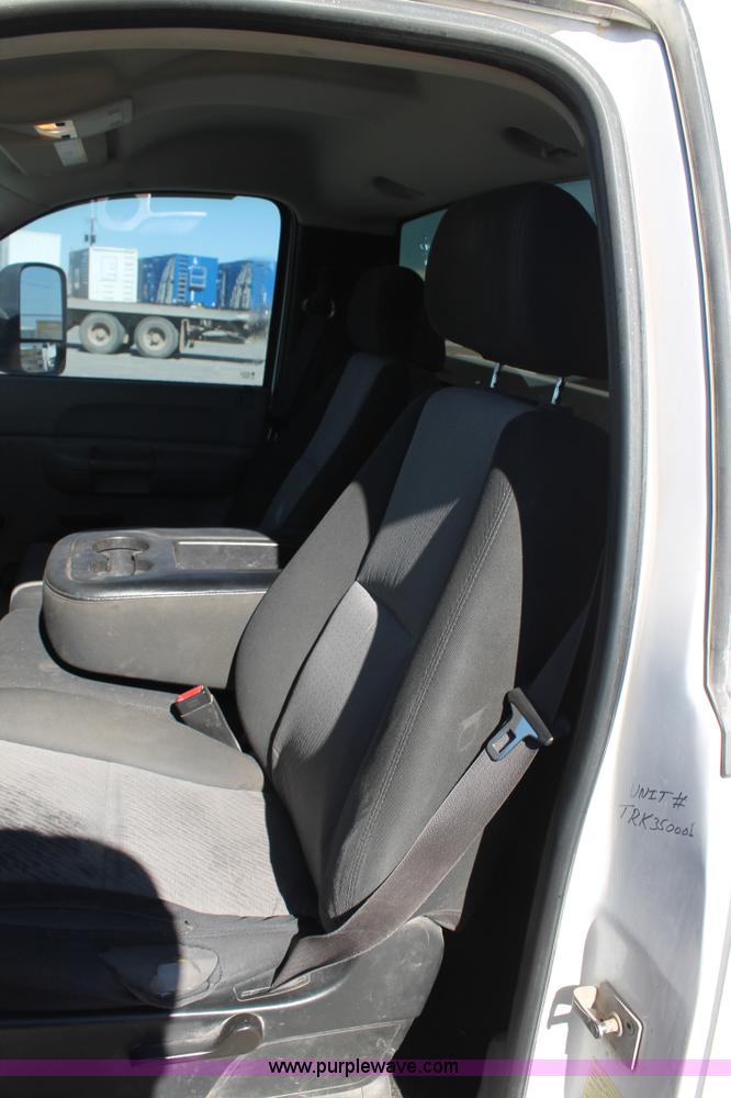 image for item BJ9353 2007 Chevrolet Silverado 3500HD service truck