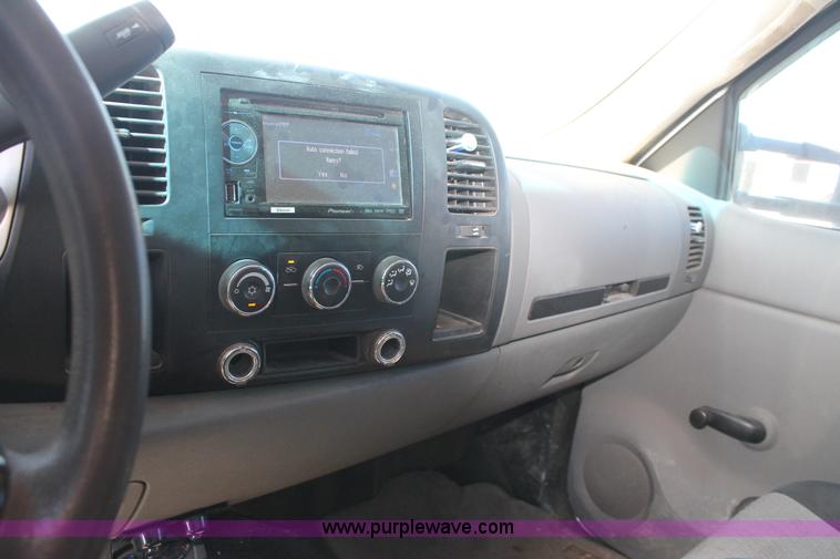 image for item BJ9353 2007 Chevrolet Silverado 3500HD service truck