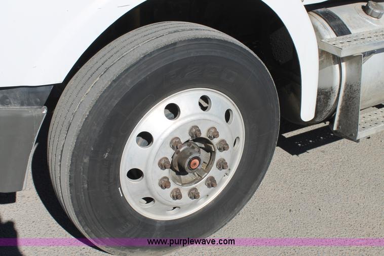 image for item BJ9354 2006 Sterling A9500 rollback truck