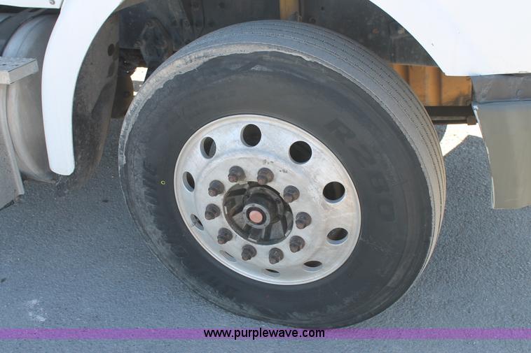 image for item BJ9354 2006 Sterling A9500 rollback truck