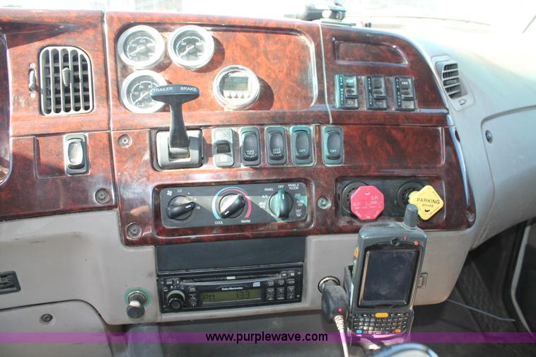 image for item BJ9354 2006 Sterling A9500 rollback truck