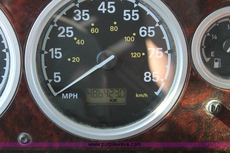 image for item BJ9354 2006 Sterling A9500 rollback truck