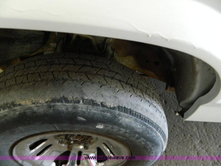 image for item BT9775 1989 Dodge Dakota pickup truck