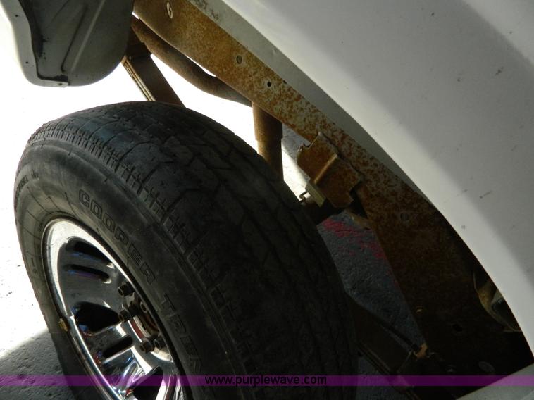 image for item BT9775 1989 Dodge Dakota pickup truck