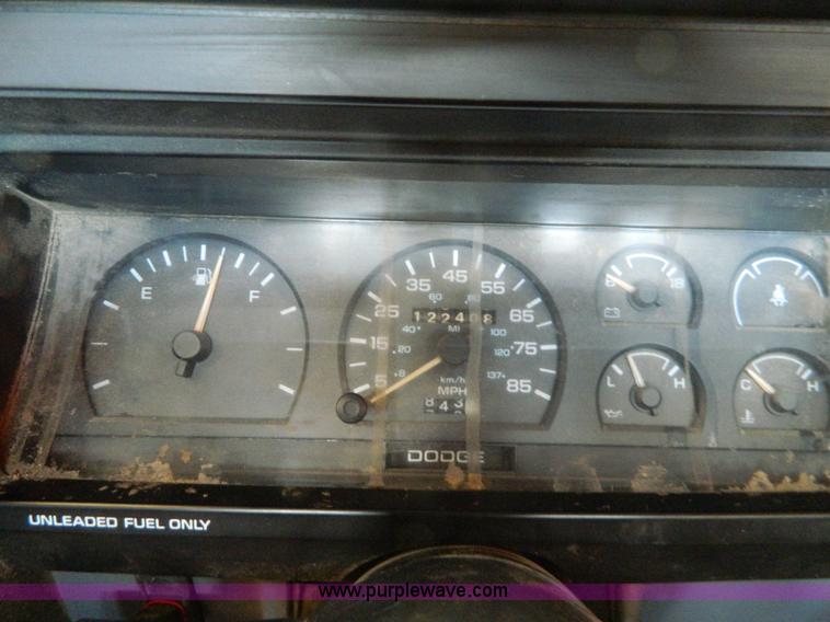 image for item BT9775 1989 Dodge Dakota pickup truck