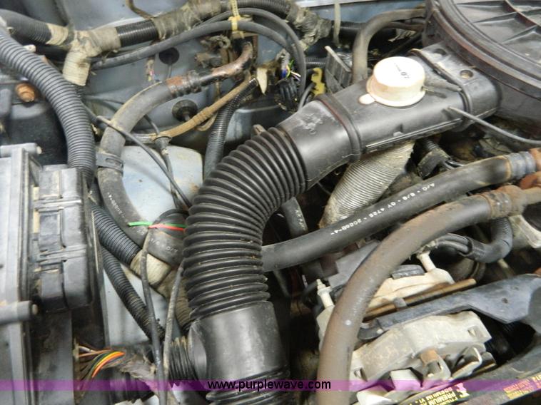 image for item BT9775 1989 Dodge Dakota pickup truck