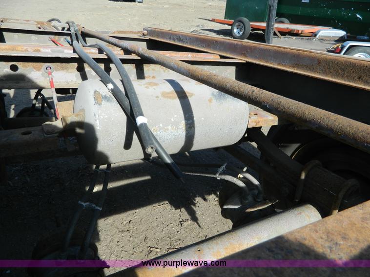 image for item BT9784 Semi trailer running gear
