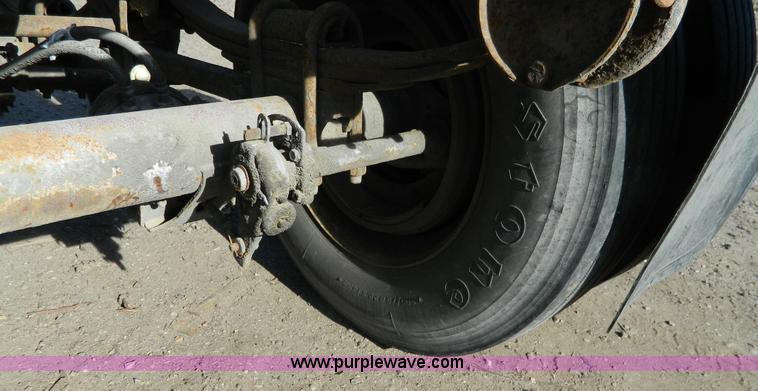 image for item BT9784 Semi trailer running gear