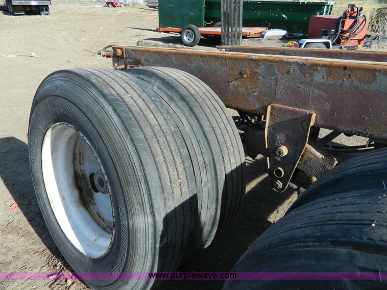 image for item BT9784 Semi trailer running gear