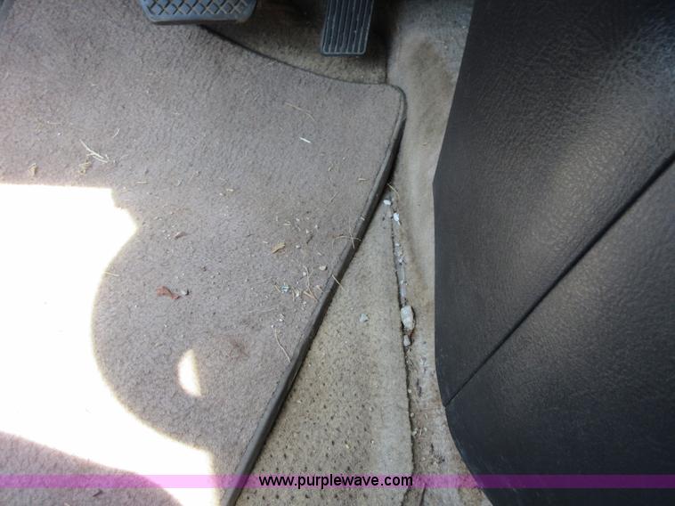 image for item I2020 2001 Saturn SL SL1