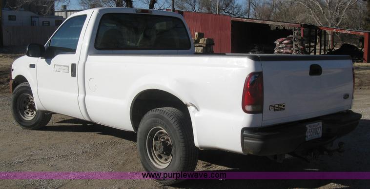 image for item J2964 2001 Ford F250 Super Duty XL pickup truck