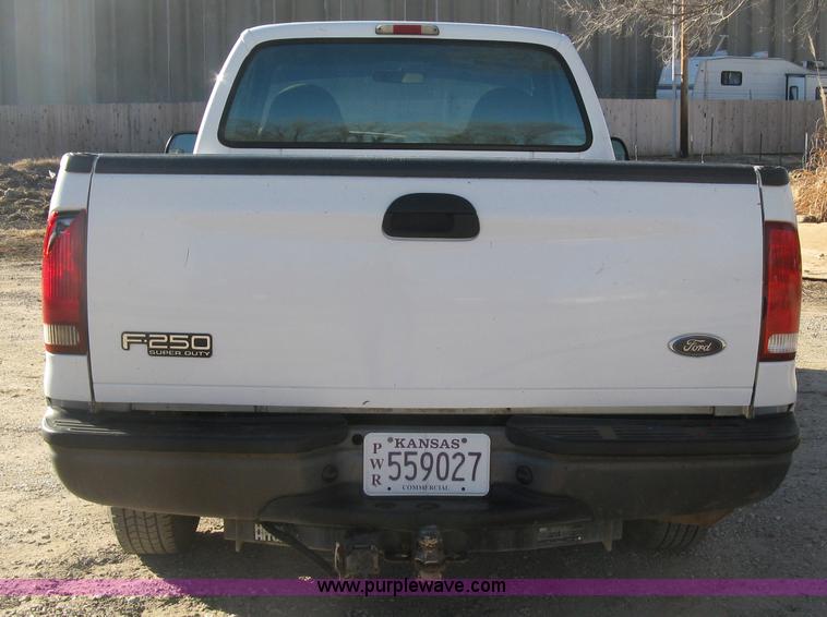 image for item J2964 2001 Ford F250 Super Duty XL pickup truck