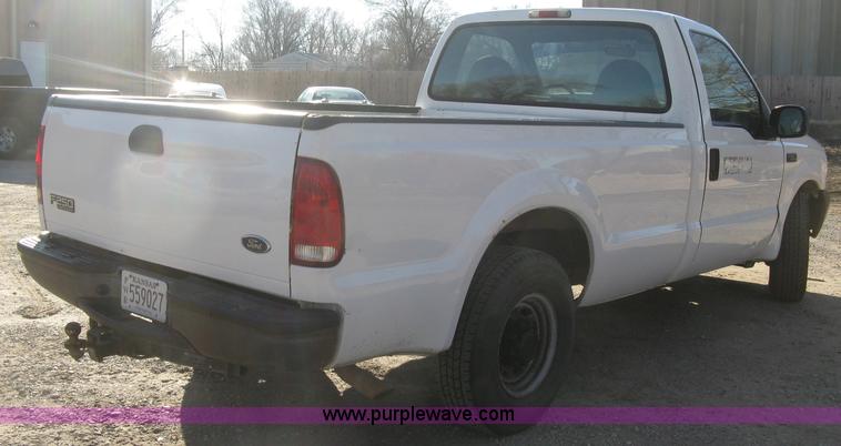 image for item J2964 2001 Ford F250 Super Duty XL pickup truck