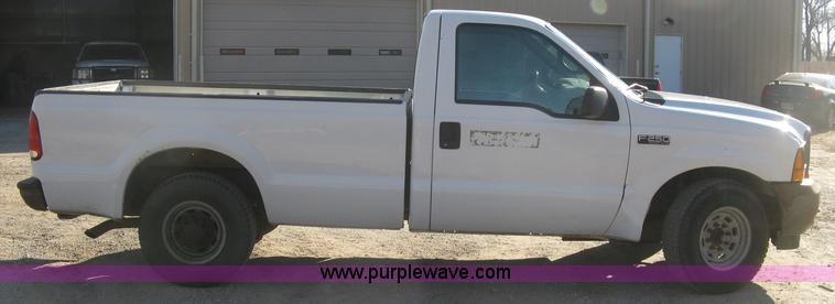 image for item J2964 2001 Ford F250 Super Duty XL pickup truck