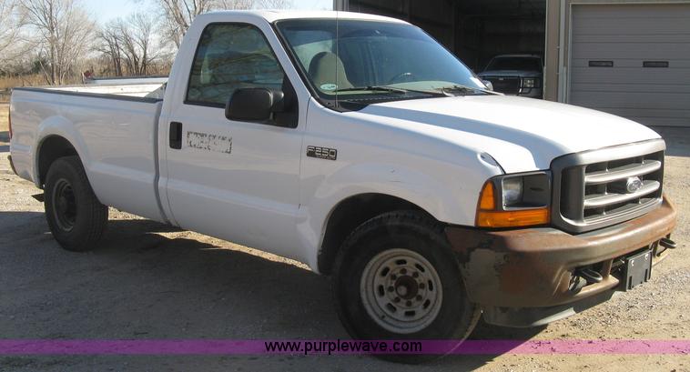 image for item J2964 2001 Ford F250 Super Duty XL pickup truck