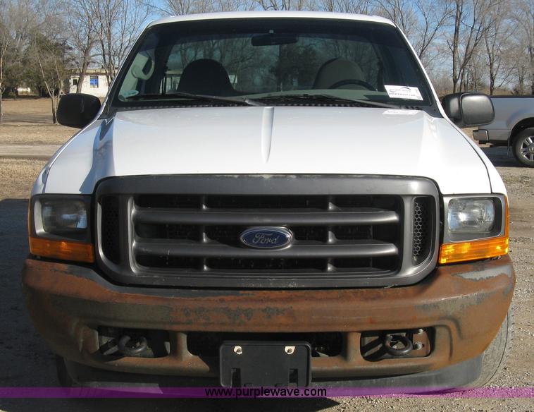 image for item J2964 2001 Ford F250 Super Duty XL pickup truck