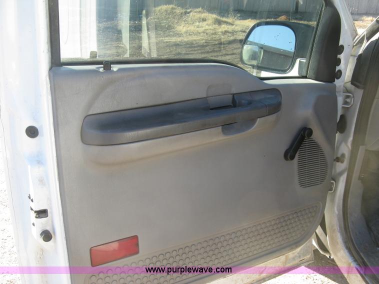 image for item J2964 2001 Ford F250 Super Duty XL pickup truck