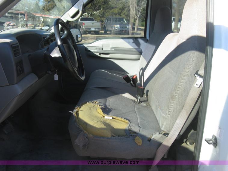 image for item J2964 2001 Ford F250 Super Duty XL pickup truck