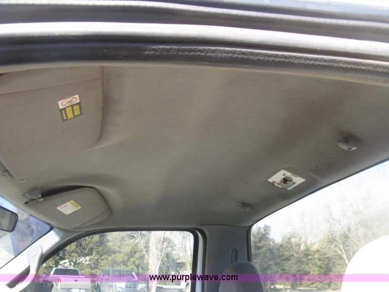 image for item J2964 2001 Ford F250 Super Duty XL pickup truck