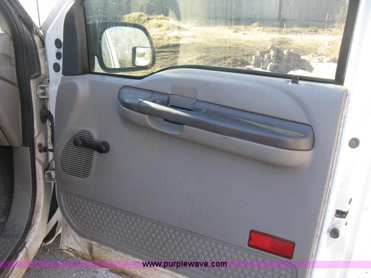 image for item J2964 2001 Ford F250 Super Duty XL pickup truck