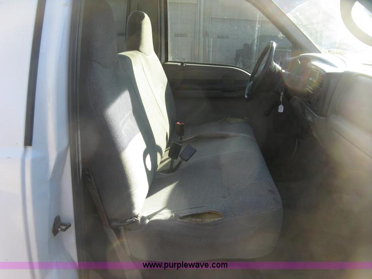 image for item J2964 2001 Ford F250 Super Duty XL pickup truck