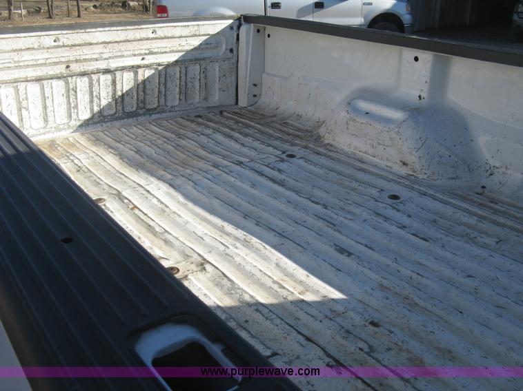 image for item J2964 2001 Ford F250 Super Duty XL pickup truck