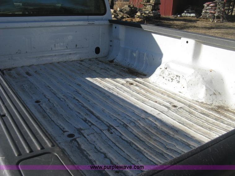 image for item J2964 2001 Ford F250 Super Duty XL pickup truck