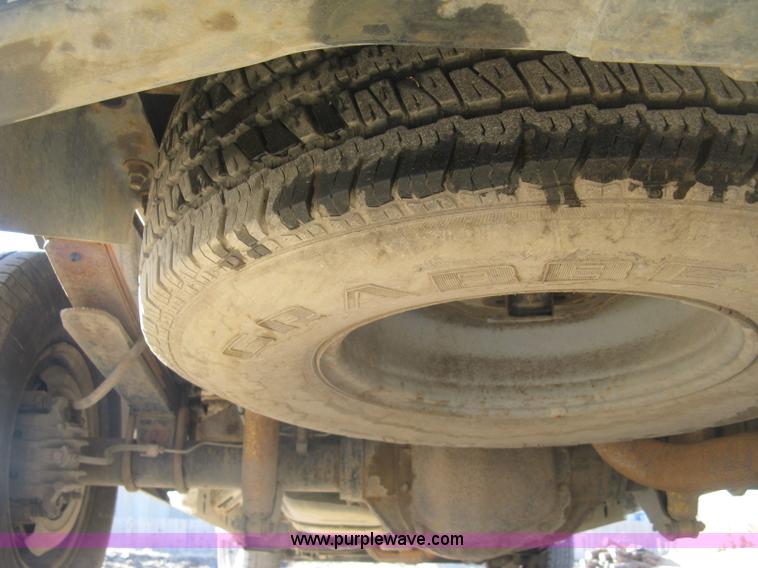 image for item J2964 2001 Ford F250 Super Duty XL pickup truck