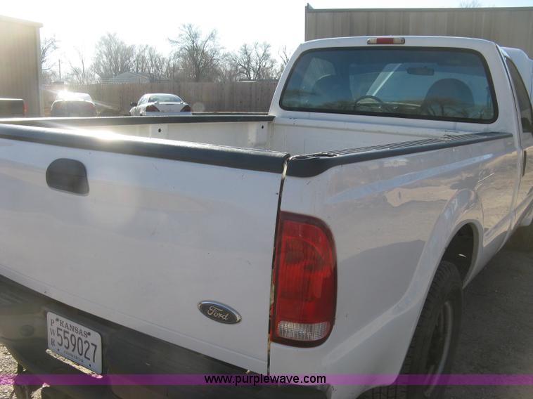 image for item J2964 2001 Ford F250 Super Duty XL pickup truck