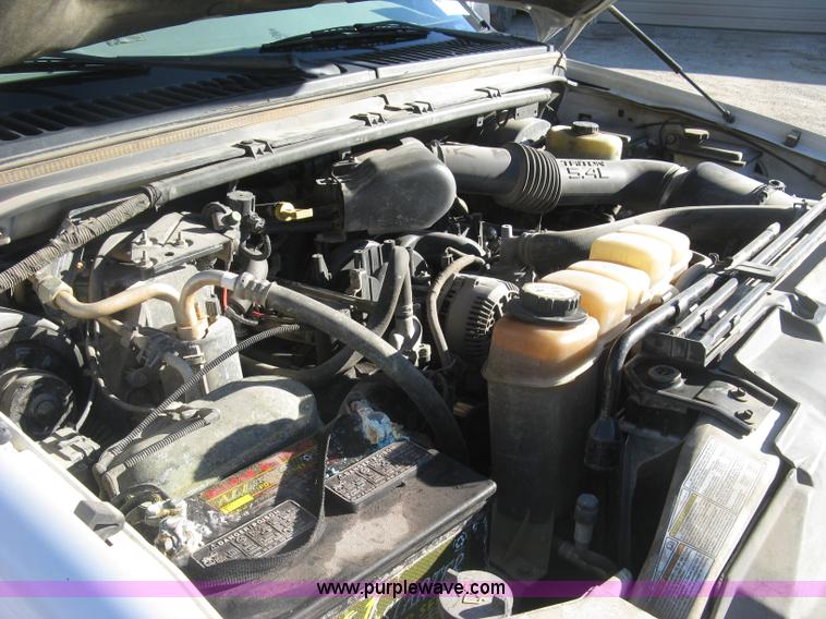 image for item J2964 2001 Ford F250 Super Duty XL pickup truck