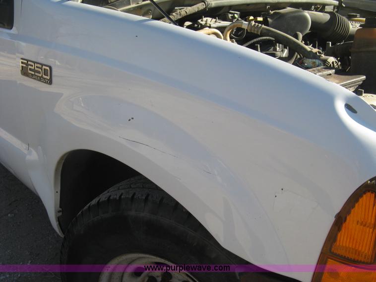 image for item J2964 2001 Ford F250 Super Duty XL pickup truck