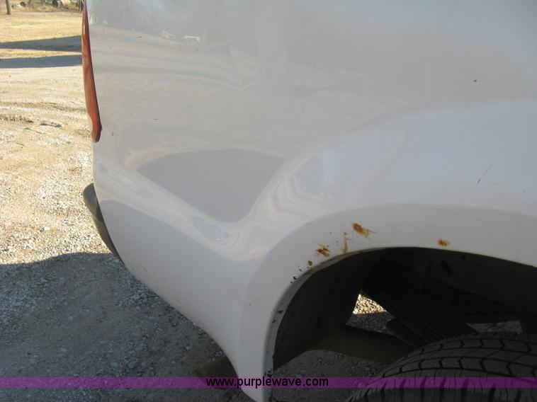 image for item J2964 2001 Ford F250 Super Duty XL pickup truck