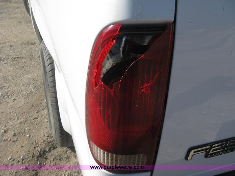 image for item J2964 2001 Ford F250 Super Duty XL pickup truck