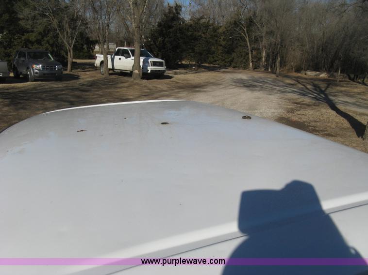 image for item J2964 2001 Ford F250 Super Duty XL pickup truck